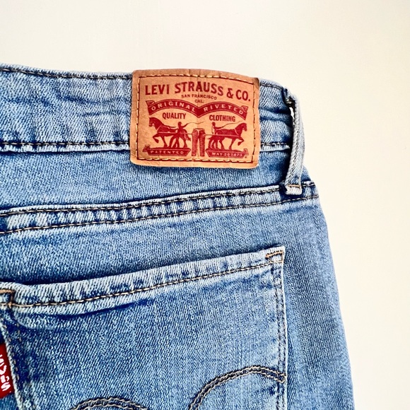 LEVI’S 711 Skinny Women Jeans - Picture 3 of 5